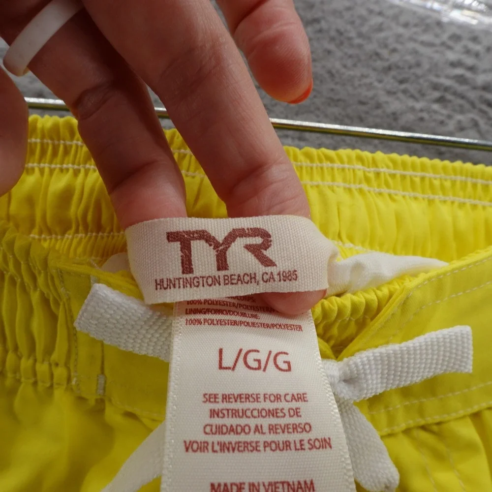 TYR Challenger Swim Trunks Large Yellow Mens Mesh Lined Quick Dry Pockets NWT‎